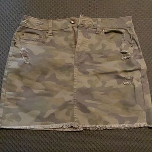 Camo mini skirt